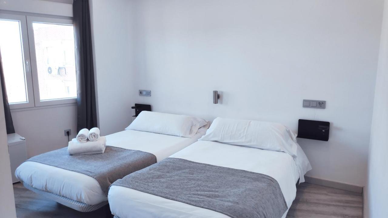 מחאדהונדה Hostal Dona Isabel מראה חיצוני תמונה