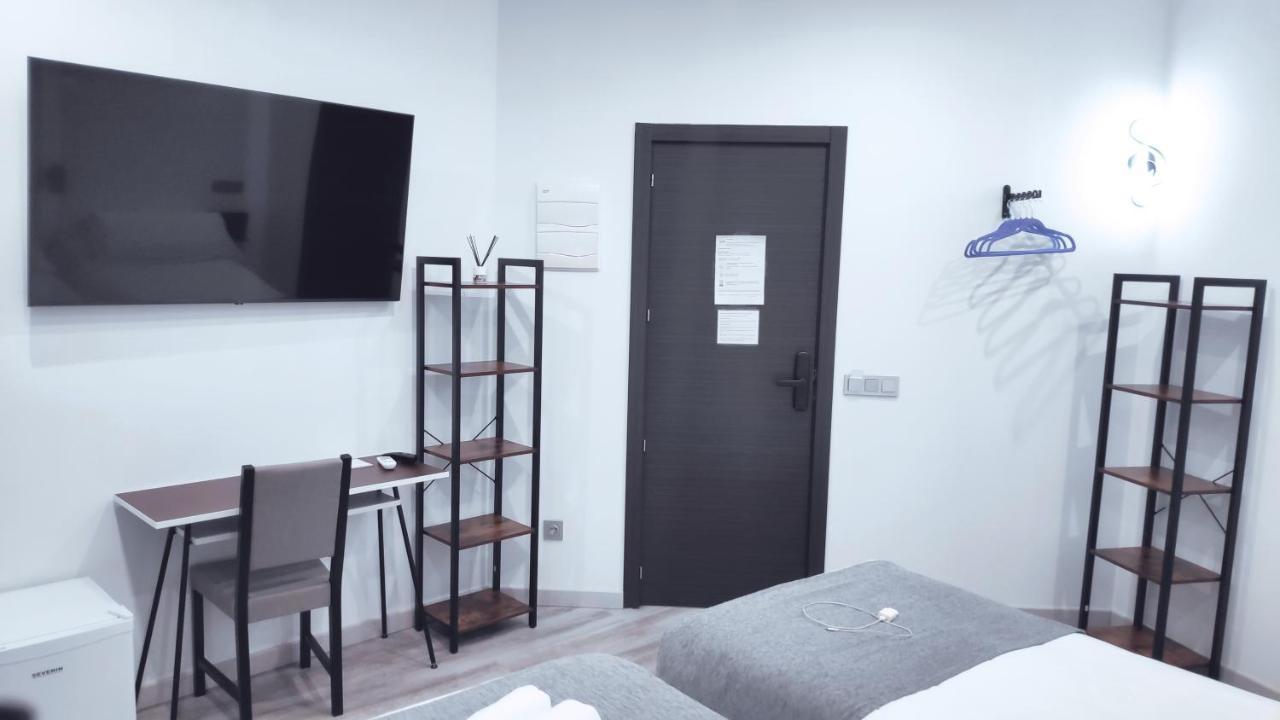 מחאדהונדה Hostal Dona Isabel מראה חיצוני תמונה