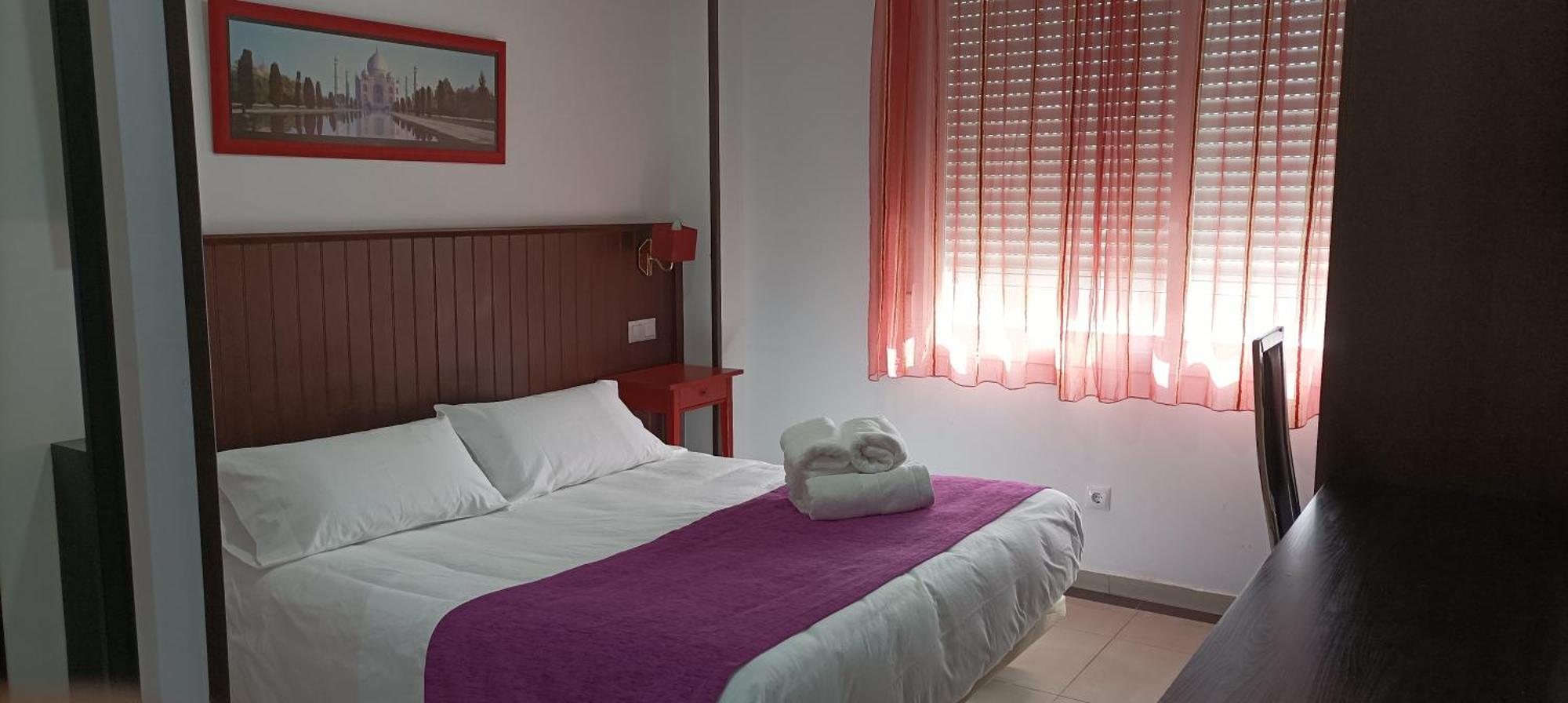 מחאדהונדה Hostal Dona Isabel מראה חיצוני תמונה
