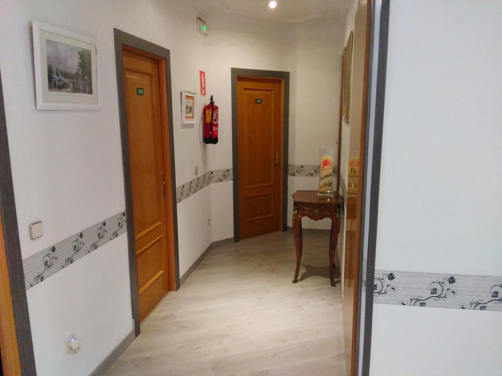 מחאדהונדה Hostal Dona Isabel מראה חיצוני תמונה