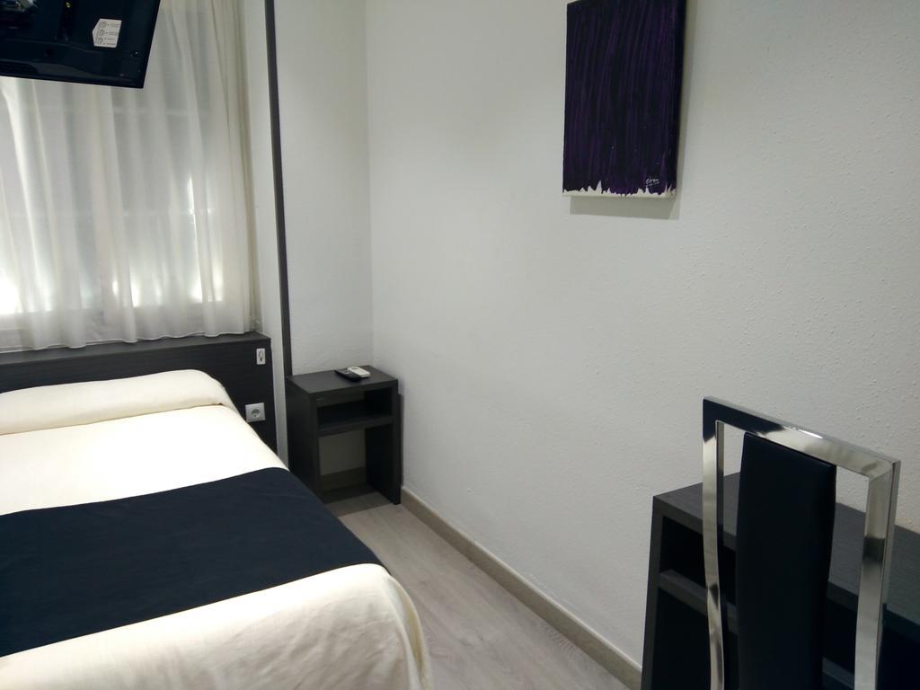 מחאדהונדה Hostal Dona Isabel מראה חיצוני תמונה