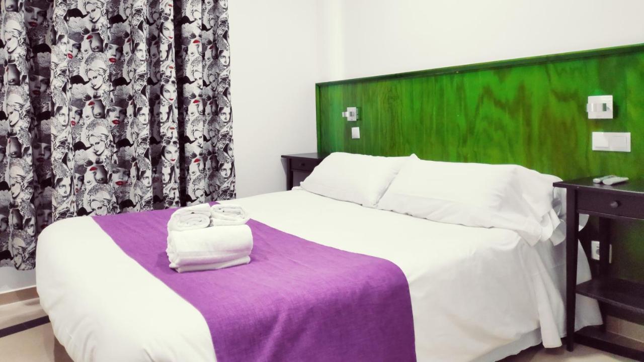 מחאדהונדה Hostal Dona Isabel מראה חיצוני תמונה
