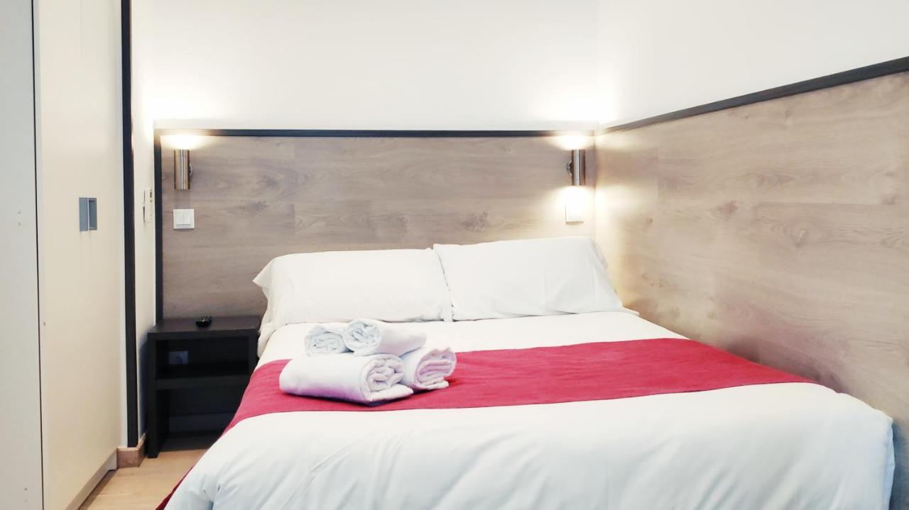 מחאדהונדה Hostal Dona Isabel מראה חיצוני תמונה