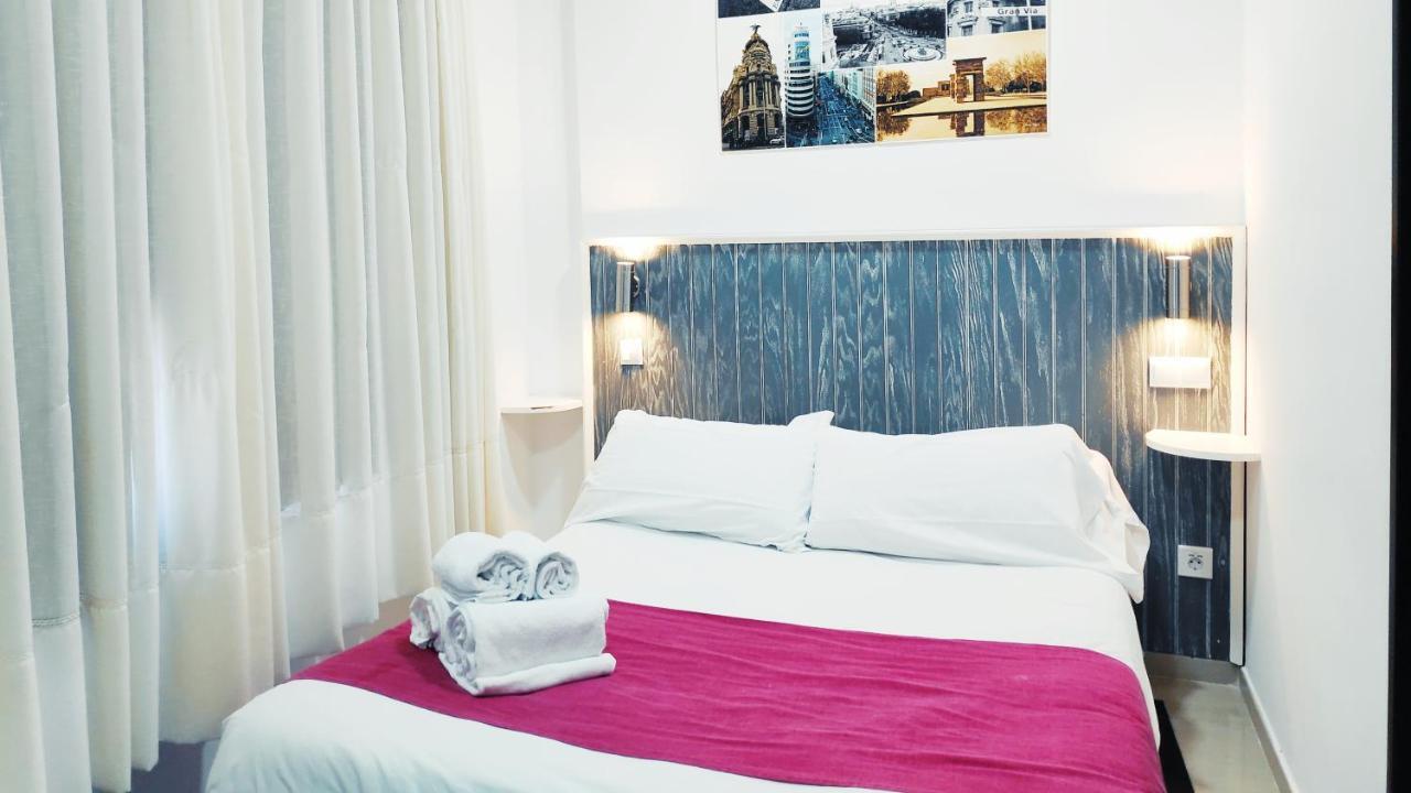 מחאדהונדה Hostal Dona Isabel מראה חיצוני תמונה