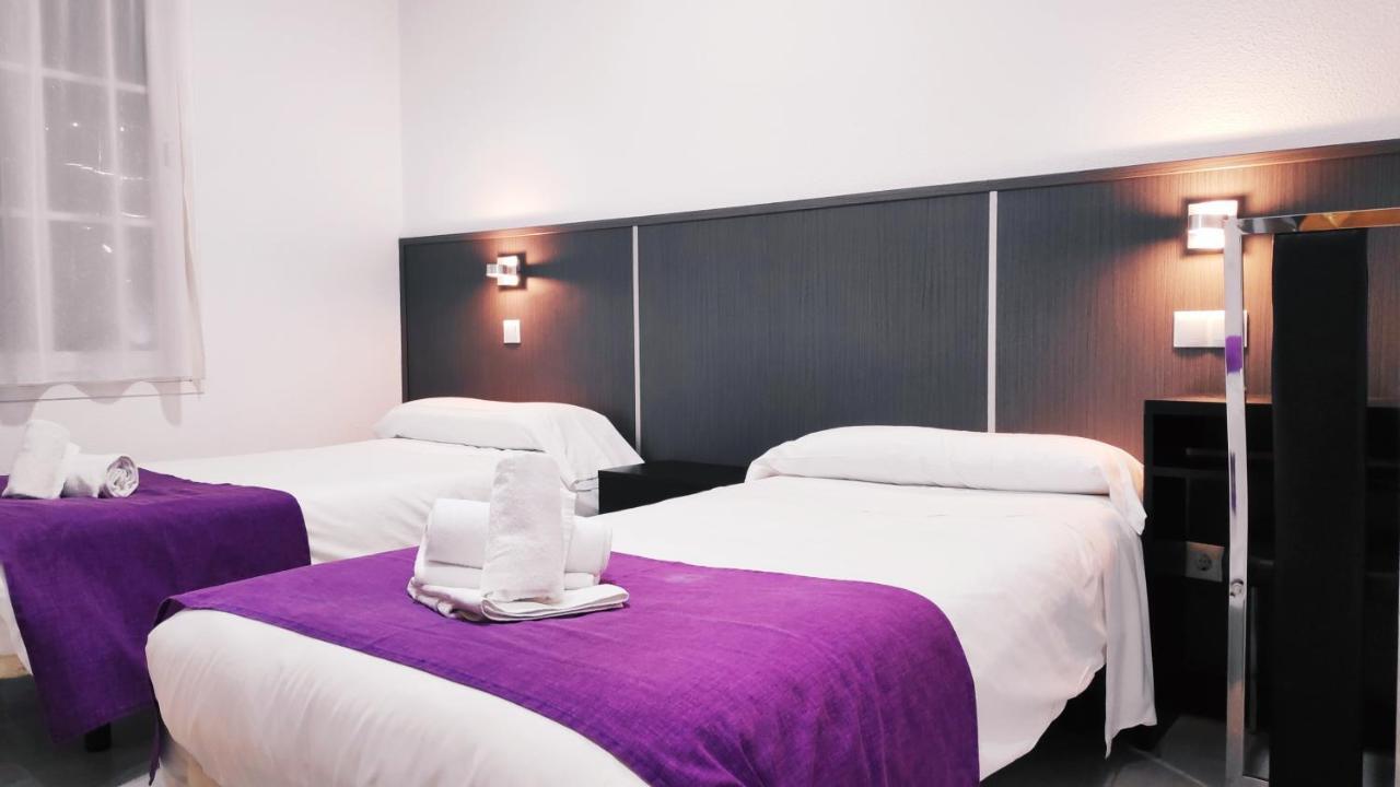מחאדהונדה Hostal Dona Isabel מראה חיצוני תמונה
